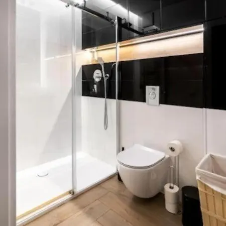 Daire Business - Two Bedrooms - Mennica Residence&144 Varşova